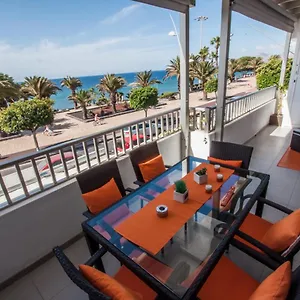 Apartment Casa Atlantico On The Front Line With Amazing Sea Views, Puerto del Carmen (Lanzarote)